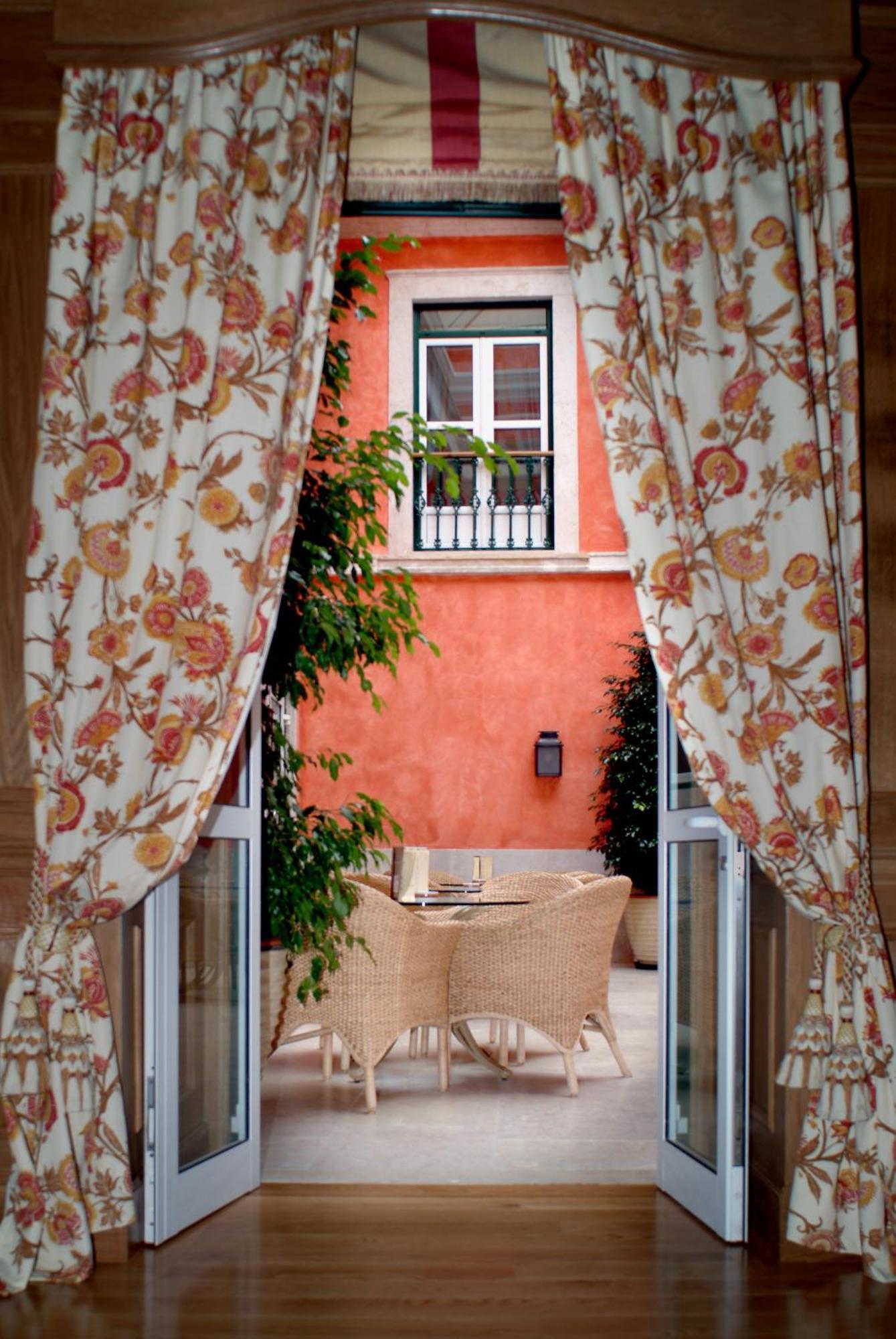 Hotel Real Palacio Lisboa Exterior foto Curtains